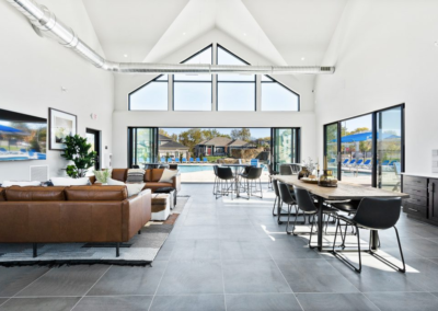 Lounge at Woodside Ridge in Lee's Summit, MO